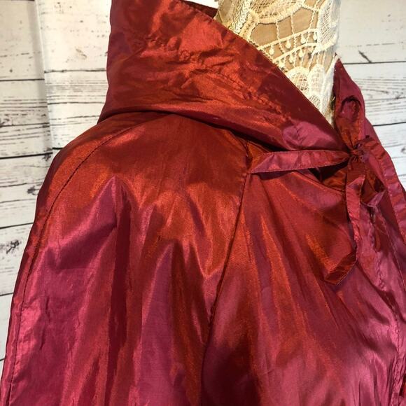 1990s Messages Red Iridescent Hooded Taffeta Belted Coat Made in Hong Kong M - Picture 8 of 13